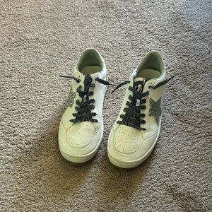 Size 9 sneakers